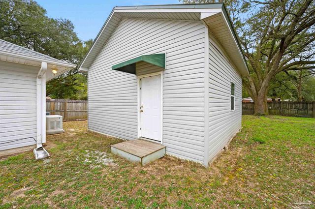 4885 Mayo Cir, Pace, FL 32571