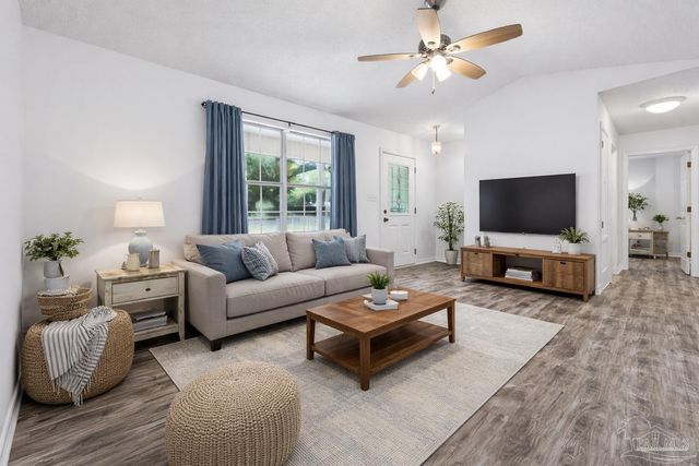 4885 Mayo Cir, Pace, FL 32571