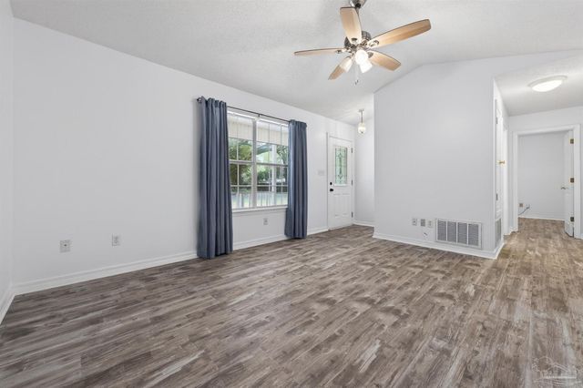 4885 Mayo Cir, Pace, FL 32571