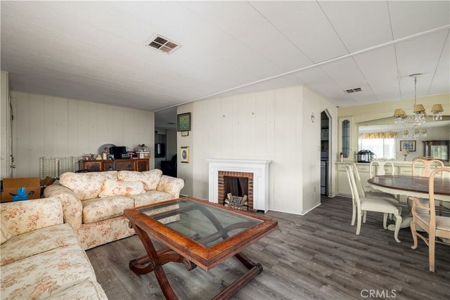 3825 Crestmore 406, Riverside, CA 92509