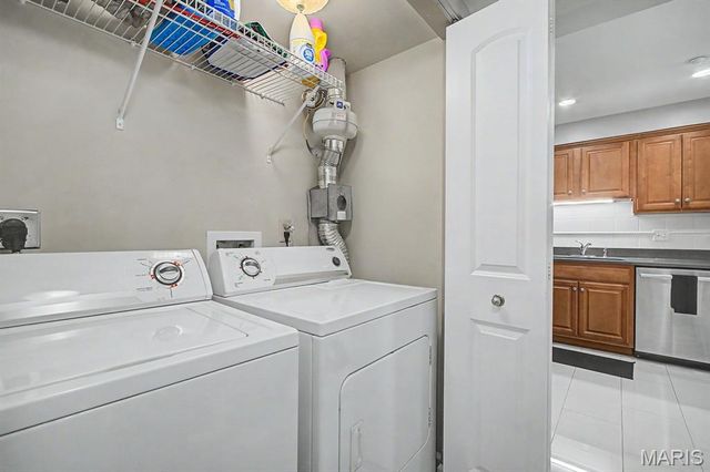 1512 Bedford Forge Court 11, Chesterfield, MO 63017