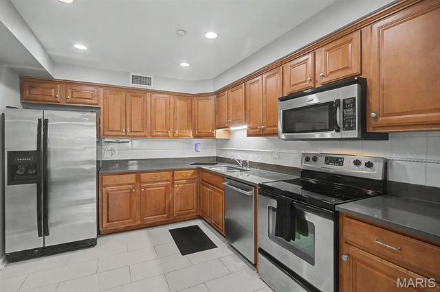 1512 Bedford Forge Court 11, Chesterfield, MO 63017