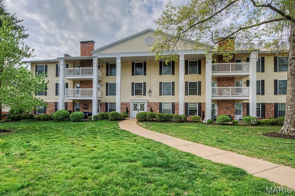 1512 Bedford Forge Court 11, Chesterfield, MO 63017