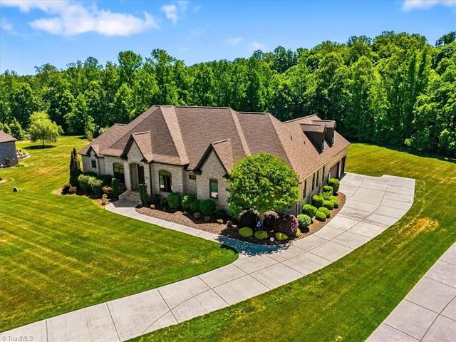 6635 Linville Ridge Drive, Oak Ridge, NC 27310