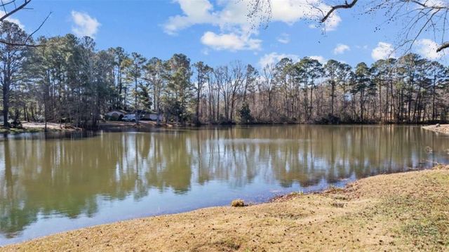 8 Lakemoore Drive, Rome, GA 30161