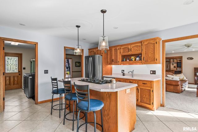 2000 OAK CREEK Road, Springfield, IL 62704