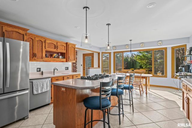 2000 OAK CREEK Road, Springfield, IL 62704