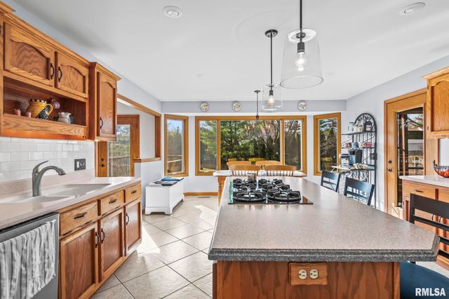 2000 OAK CREEK Road, Springfield, IL 62704