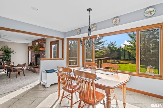 2000 OAK CREEK Road, Springfield, IL 62704