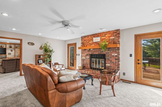 2000 OAK CREEK Road, Springfield, IL 62704