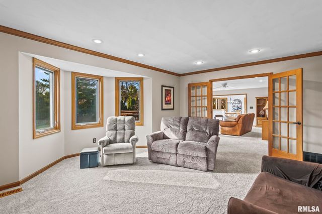 2000 OAK CREEK Road, Springfield, IL 62704