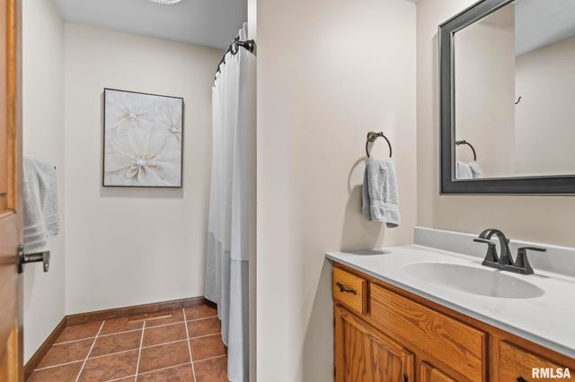 2000 OAK CREEK Road, Springfield, IL 62704