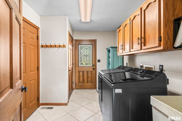 2000 OAK CREEK Road, Springfield, IL 62704