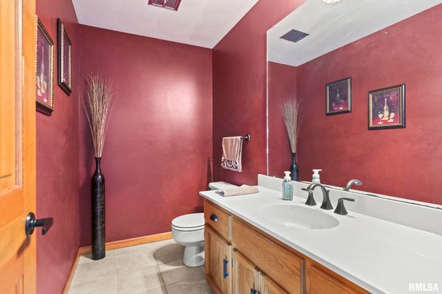 2000 OAK CREEK Road, Springfield, IL 62704