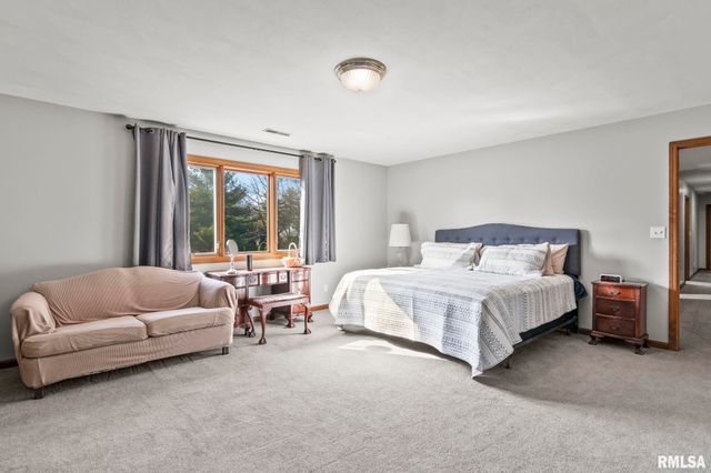 2000 OAK CREEK Road, Springfield, IL 62704