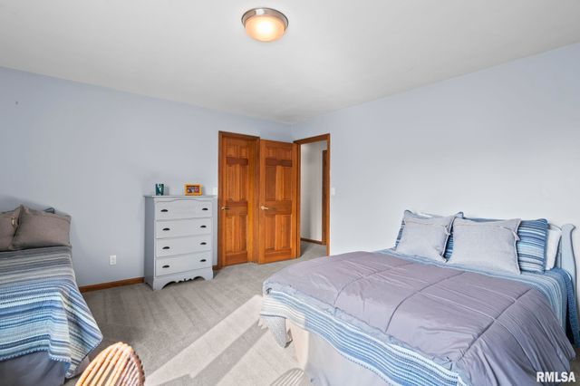 2000 OAK CREEK Road, Springfield, IL 62704