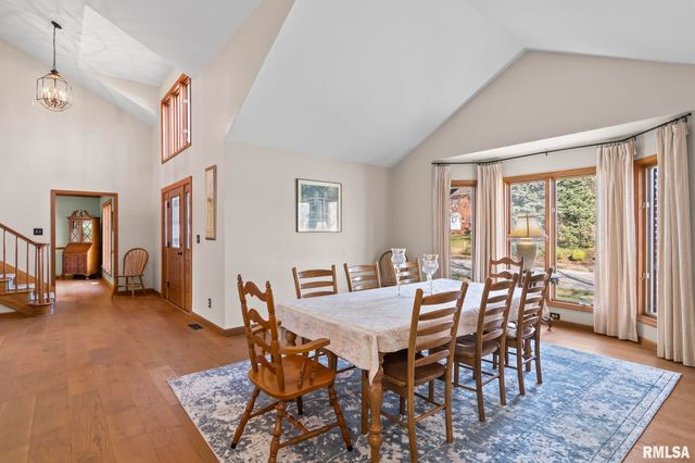 2000 OAK CREEK Road, Springfield, IL 62704