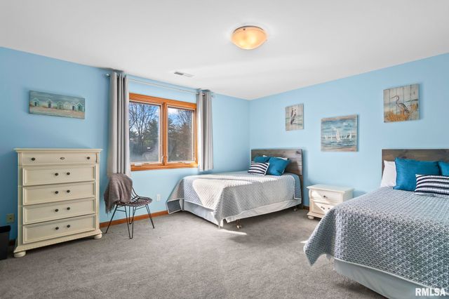 2000 OAK CREEK Road, Springfield, IL 62704