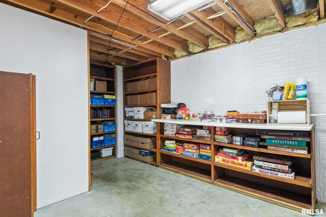 2000 OAK CREEK Road, Springfield, IL 62704