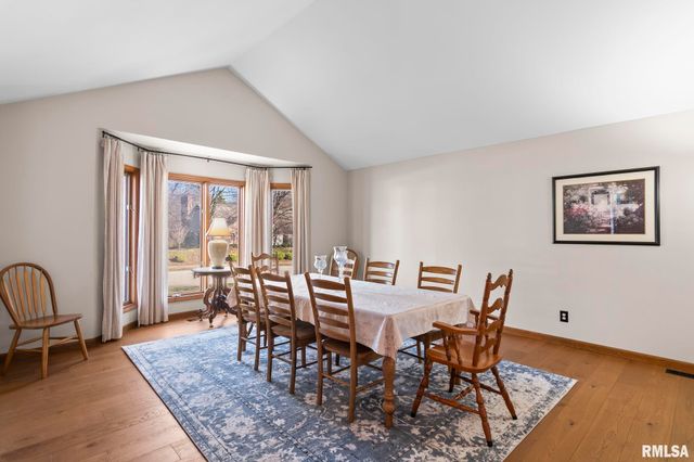 2000 OAK CREEK Road, Springfield, IL 62704