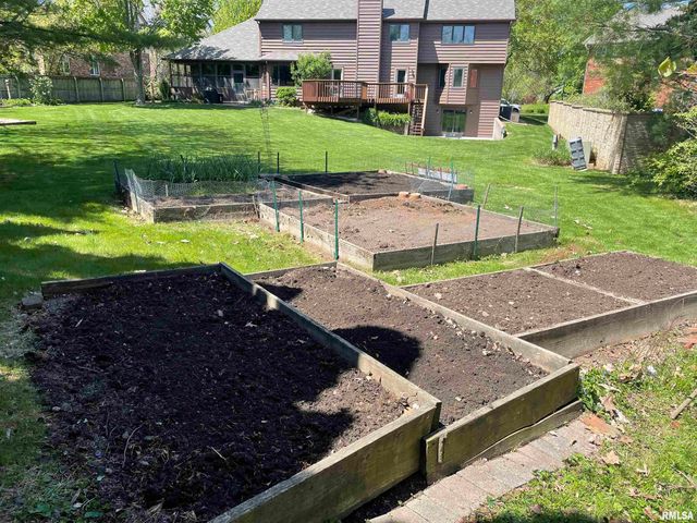 2000 OAK CREEK Road, Springfield, IL 62704