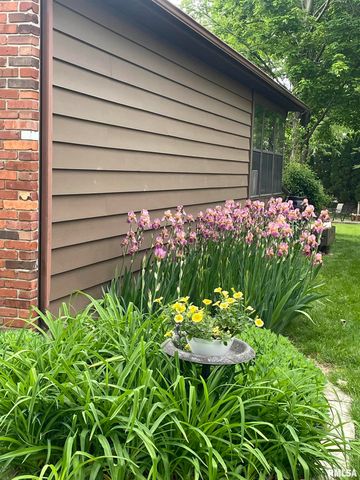 2000 OAK CREEK Road, Springfield, IL 62704