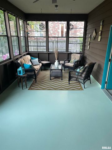 2000 OAK CREEK Road, Springfield, IL 62704