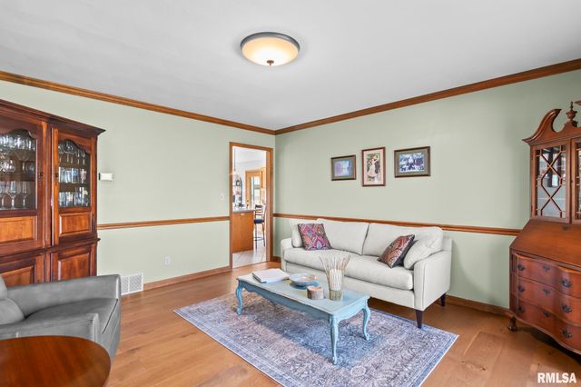 2000 OAK CREEK Road, Springfield, IL 62704