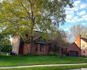 2000 OAK CREEK Road, Springfield, IL 62704