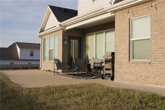 2788 N Grey Squirrel Drive, Fayetteville, AR 72704