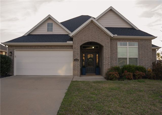 2788 N Grey Squirrel Drive, Fayetteville, AR 72704