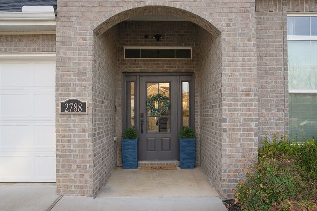 2788 N Grey Squirrel Drive, Fayetteville, AR 72704