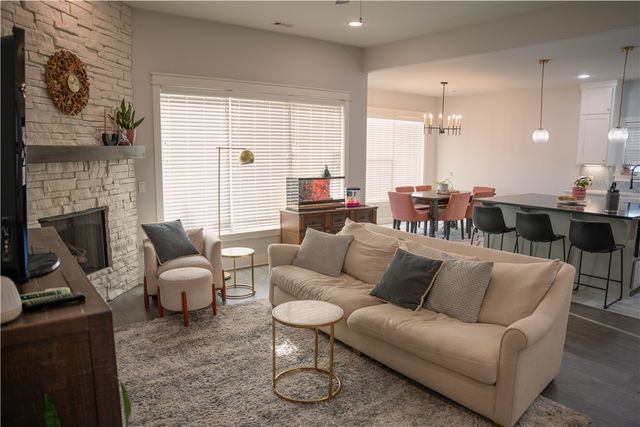 2788 N Grey Squirrel Drive, Fayetteville, AR 72704