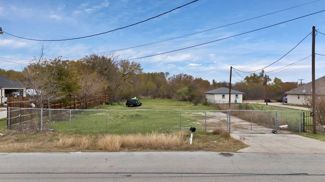 5912 Hereford Drive, Fort Worth, TX 76179