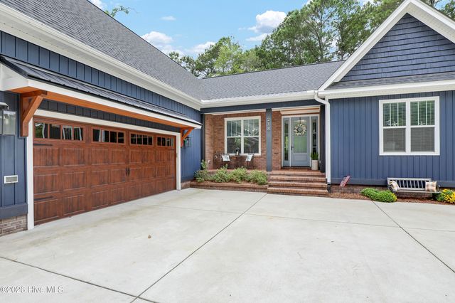218 Long Leaf Drive, Hampstead, NC 28443