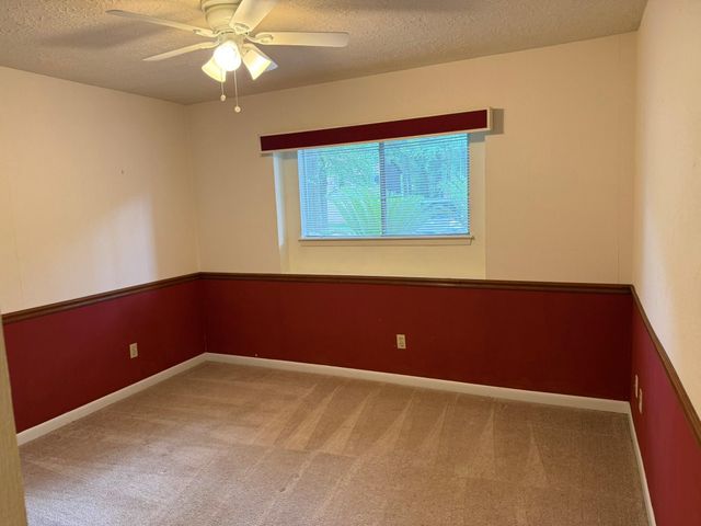 377 Rolling Hills Drive, Panorama Village, TX 77304