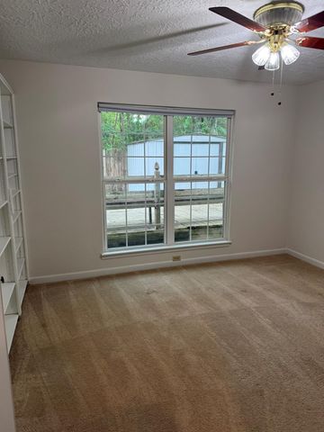 377 Rolling Hills Drive, Panorama Village, TX 77304