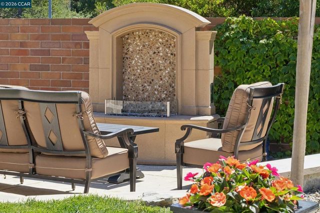 2763 Falcon View Ct, Alamo, CA 94507