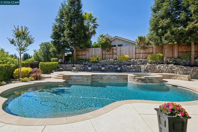 2763 Falcon View Ct, Alamo, CA 94507