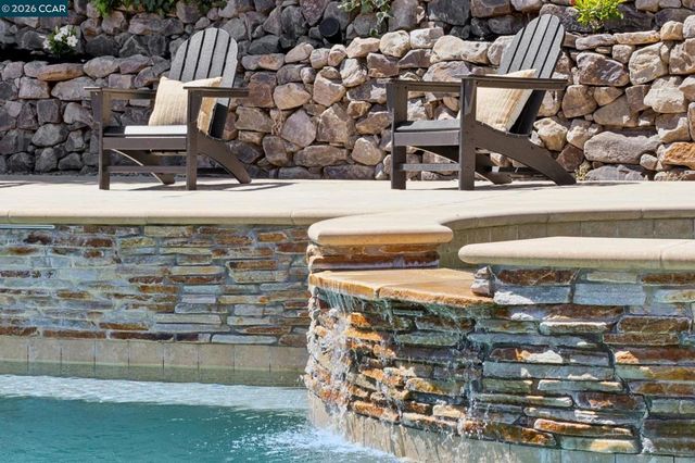 2763 Falcon View Ct, Alamo, CA 94507