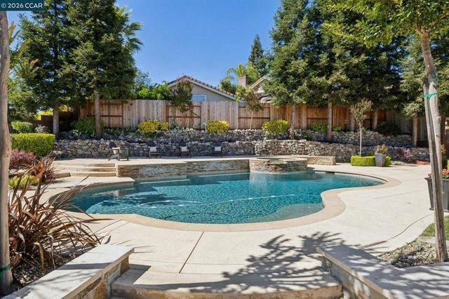 2763 Falcon View Ct, Alamo, CA 94507