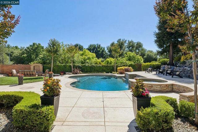 2763 Falcon View Ct, Alamo, CA 94507