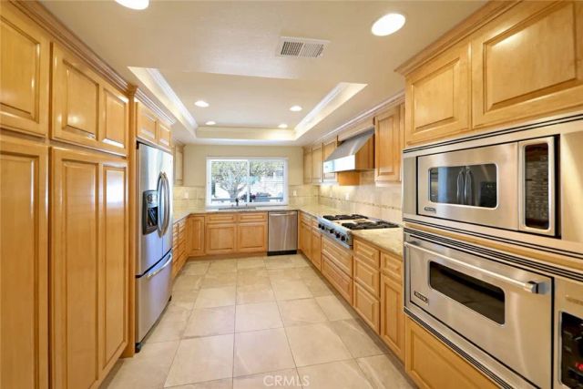 14 Swift Court 204, Newport Beach, CA 92663