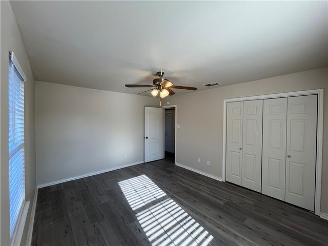 1838 El Monte St, Corpus Christi, TX 78417