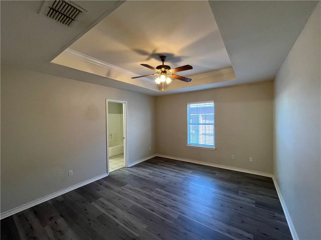 1838 El Monte St, Corpus Christi, TX 78417