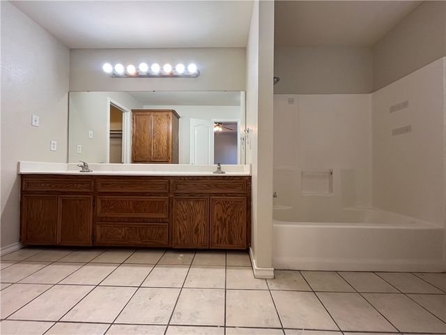 1838 El Monte St, Corpus Christi, TX 78417