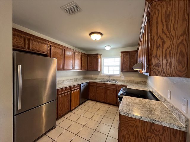 1838 El Monte St, Corpus Christi, TX 78417