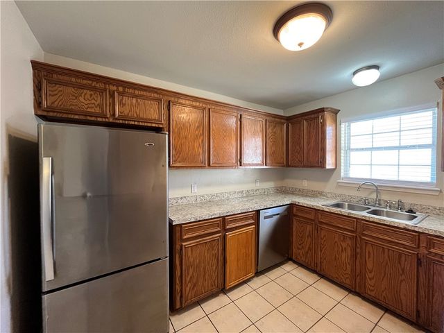 1838 El Monte St, Corpus Christi, TX 78417