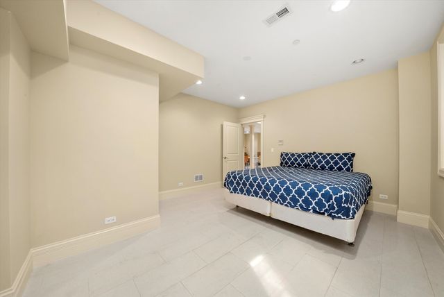 7745 KENTON Avenue, Skokie, IL 60076