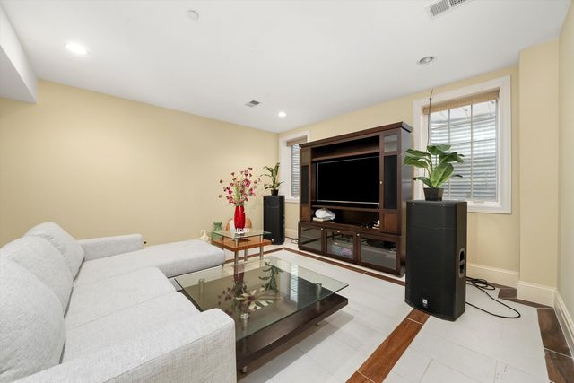 7745 KENTON Avenue, Skokie, IL 60076